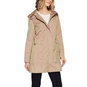 Medium cole haan packable hooded raincoat